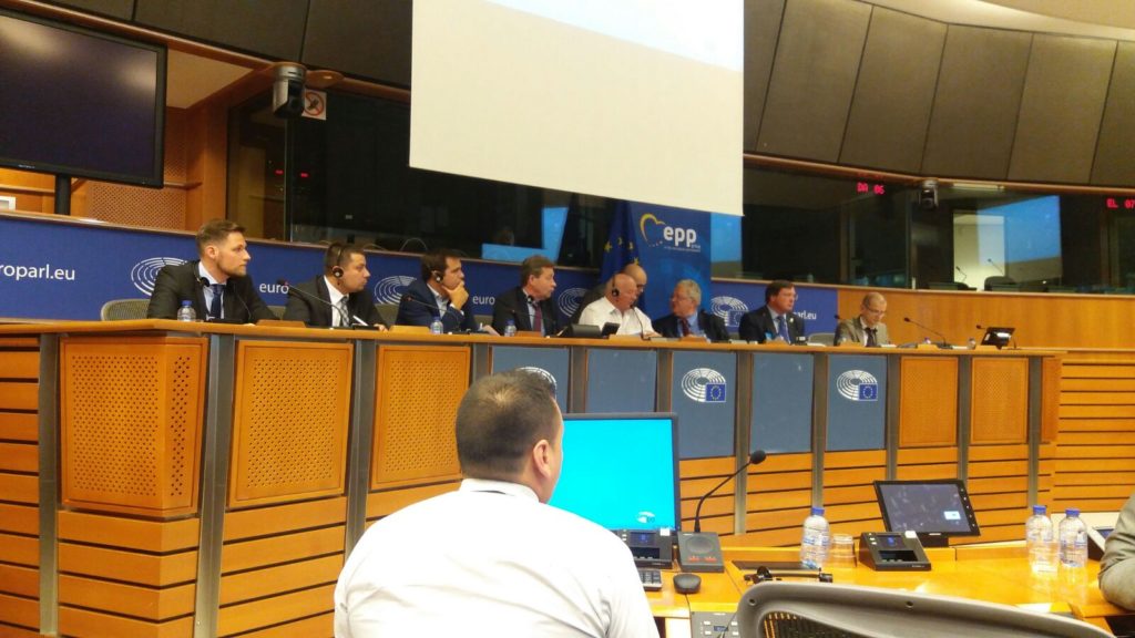 Imagen Asaja defiende en Bruselas la necesidad de contar con materias activas