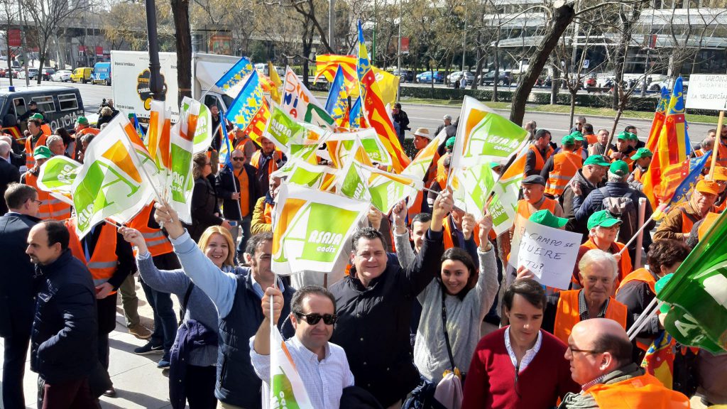 Imagen Delegacion de Asaja-Cádiz en la concentración de Madrid por la situación de los cítricos