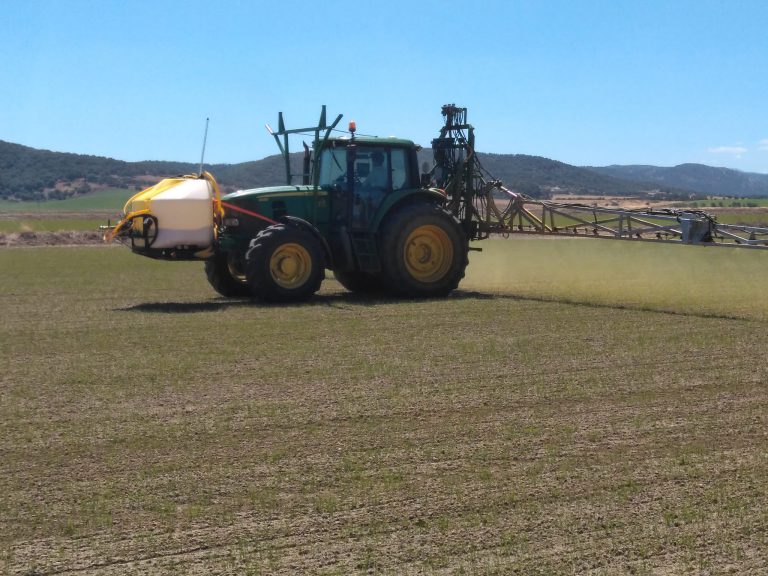 MAQUINARIA AGRÍCOLA