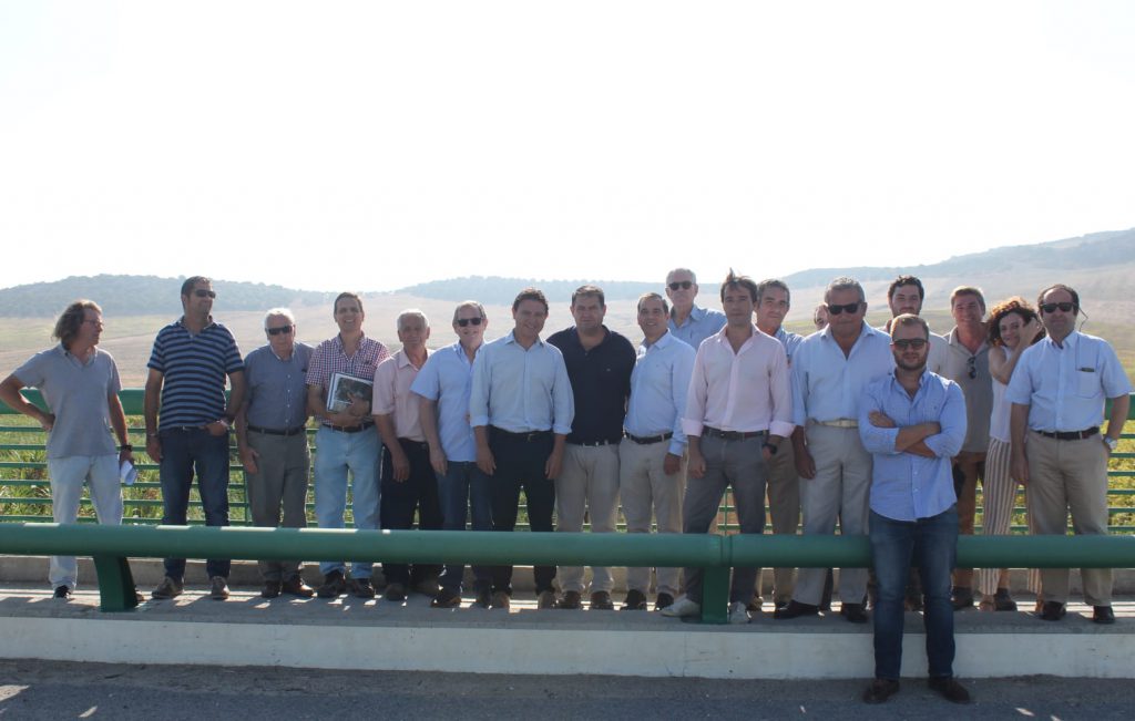 Imagen Asaja Cádiz, Ayuntamiento de Espera y Delegación de Agricultura trabajan conjuntamente para la limpieza del Arroyo El Salado